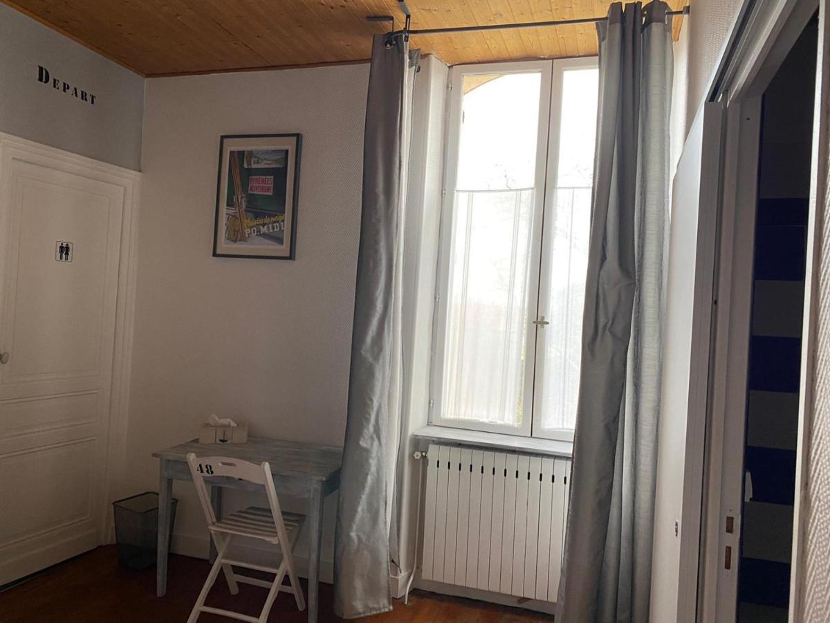 La Gare Bed & Breakfast Gondrin Exterior foto
