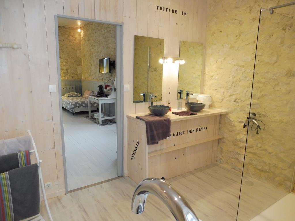 La Gare Bed & Breakfast Gondrin Exterior foto